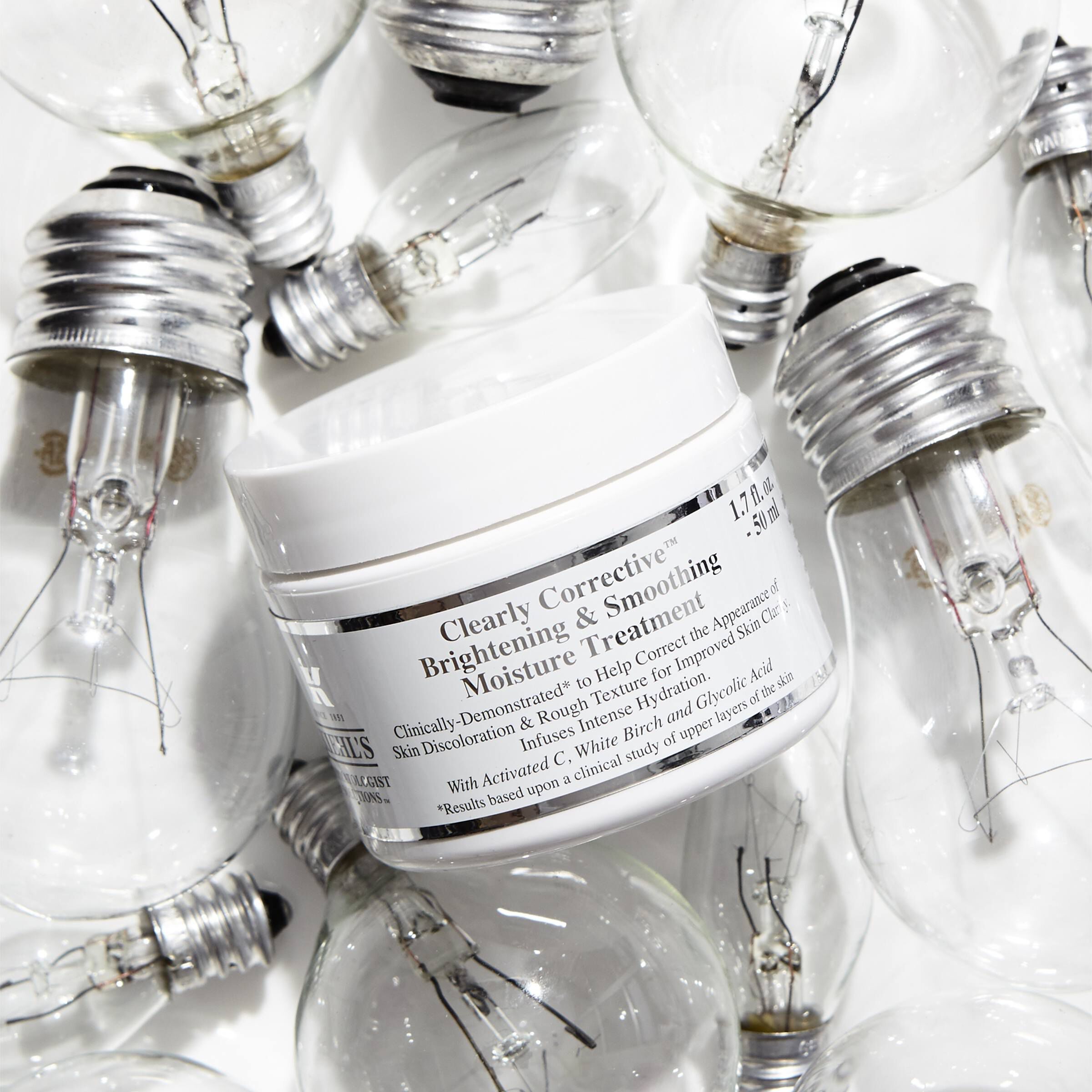 Clearly Corrective Brightening & Smoothing Moisture Treatment - Cremă pentru luminozitate și corectarea hiperpigmentării