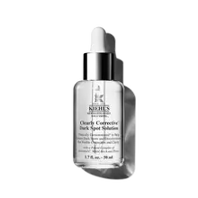 Sticlă de 30 ml de Clearly Corrective Dark Spot Solution.