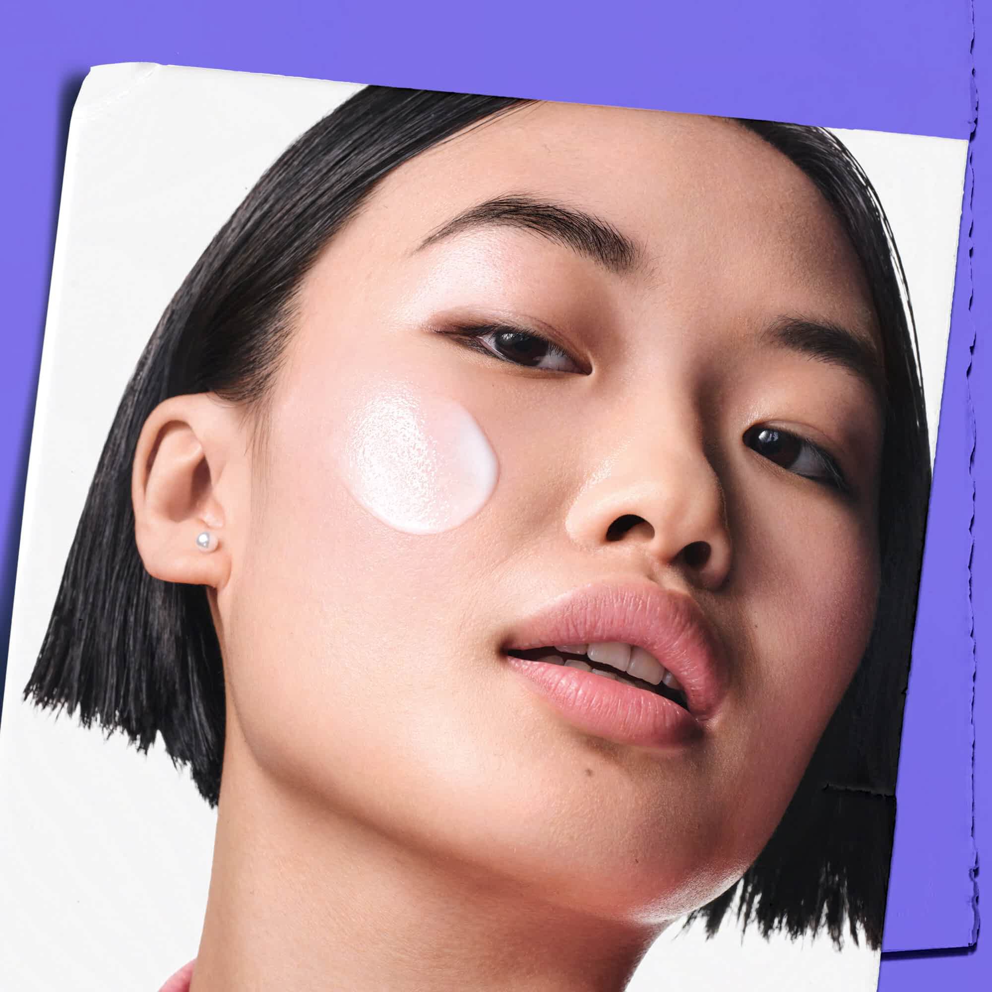 Clearly Corrective™ Clarity-Activating Soothing Emulsion - emulsie calmantă, ce redă claritatea tenului